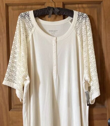 TORRID SHORT SLEEVE LACE SLEEVE TOP BLOUSE TEE SHIRT 5 5X 5XL 28 NEW - Picture 2 of 5