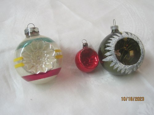 Vintage 3 Glass Christmas Ornaments Indented frosted #32