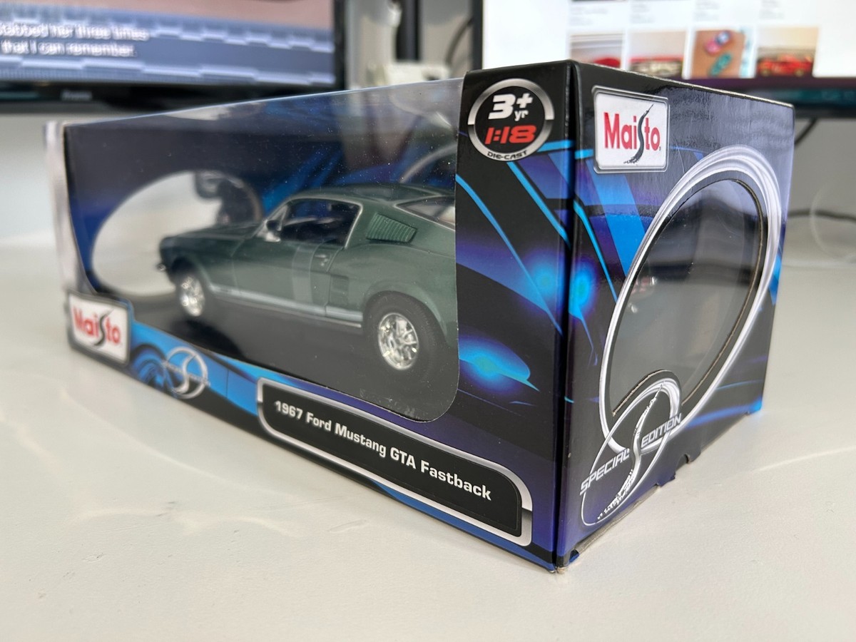 Ford Mustang GTA Fastback 1967 Maisto 1:18 Diecast Model Car