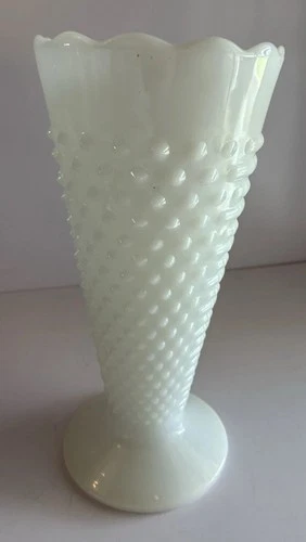 VINTAGE Anchor Hocking Hobnail Milk Glass Vase 9 “ Tall Flared Crimped Edge