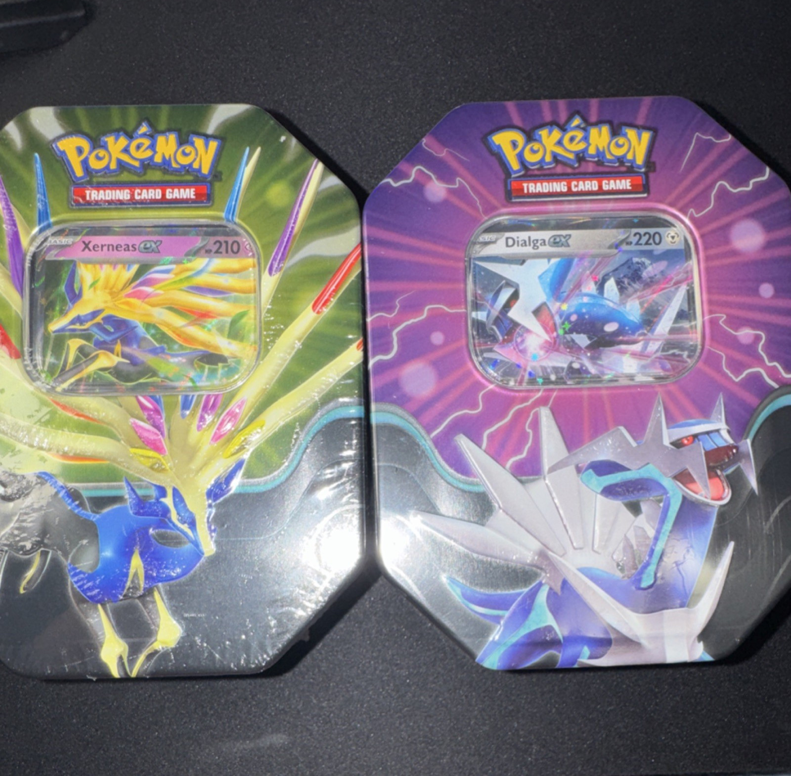 Pokémon Azure Legends Tin Xerneas & Dialga Collectible Tin 8 packs