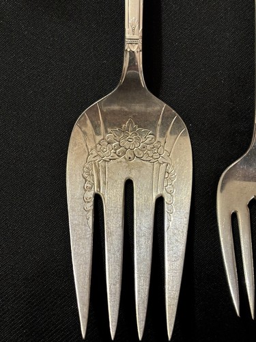1937 First Love By 1847 Rogers Bros 3 Pc Set / 9” Cold Meat Fork W/ Design - Picture 7 of 13