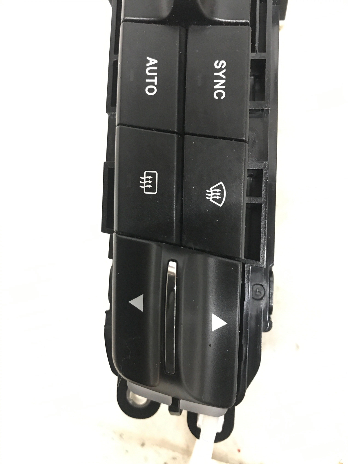 2017 - 2022 MASERATI LEVANTE OEM HVAC A/C CLIMATE CONTROL SWITCH PANEL 670074920