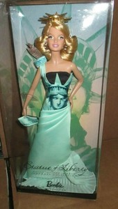 barbie estatua de la libertad