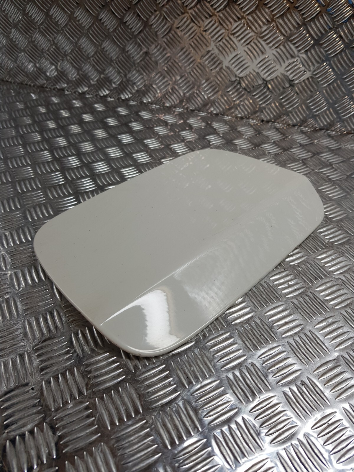 BMW 3SERIES E92 FUEL CAP COVER ALPINE WHITE 300 eBay