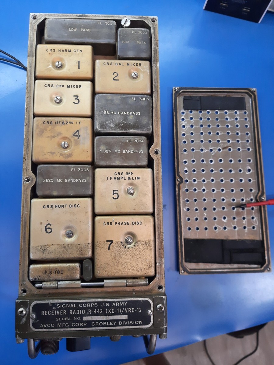 軍用無線　RECEIVER RADIO R-442/VRC No.5549 Army Radio Sales Co. :: Radios and Equipment :: R-442/VRC