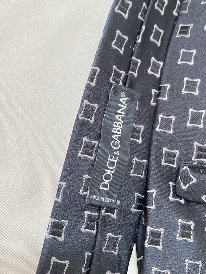 Dolce Gabbana Black Silk Men’s Tie Geometric Pattern Made In Italy - Image 2 of 4