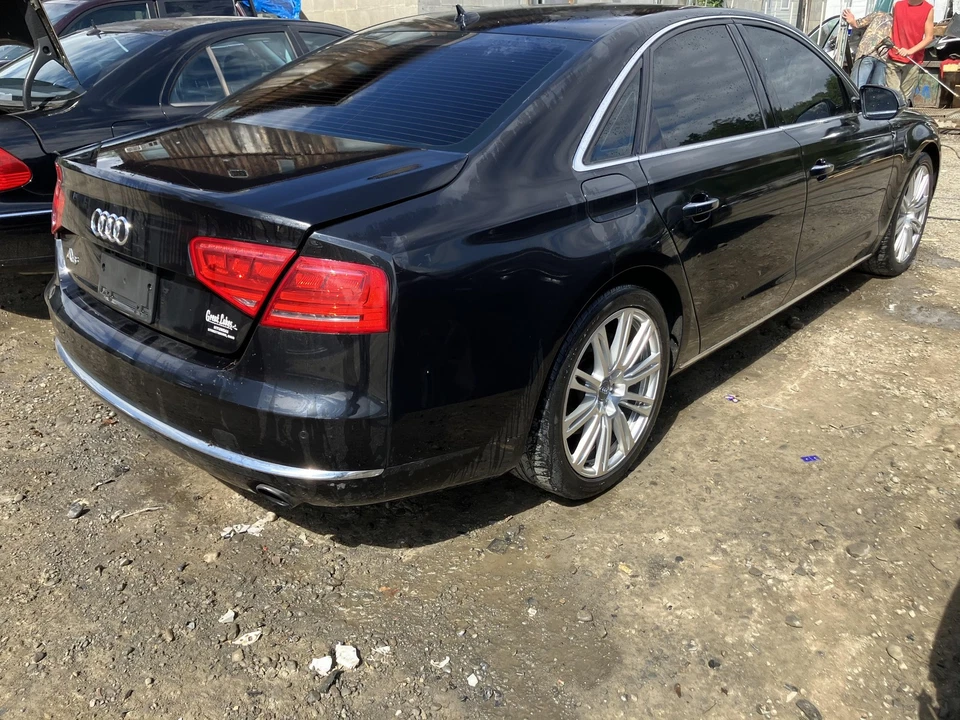 13 AUDI A8 Rear Bumper Reinforcement (REBAR ONLY) Foto 4 de 4