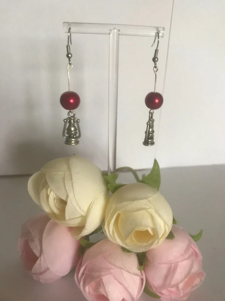 Boucle d'oreille lanterne à perle rouge nacrée - Photo 1/1