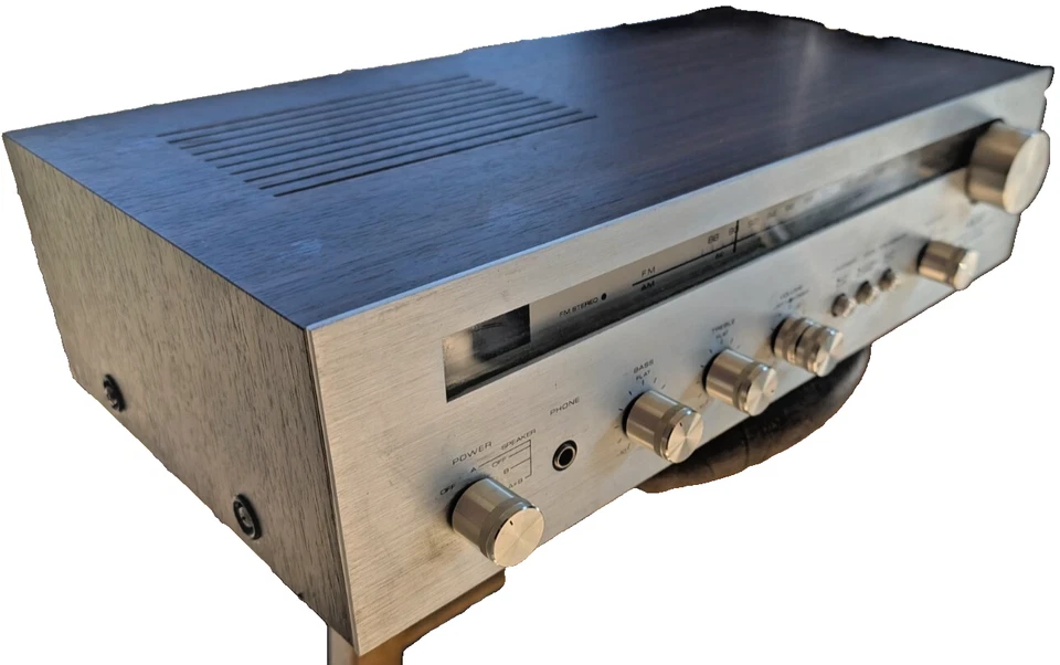 AKAI AA-1010 - SONIDO DE ALTA CALIDAD - Receptor amplificador doméstico vintage - FUNCIONA BIEN Foto 3 de 4