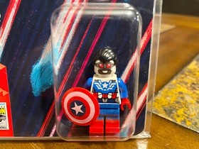 LEGO MARVEL CAPTAIN AMERICA SAM WILSON MINI FIGURE 2015 SDCC VERY RARE!