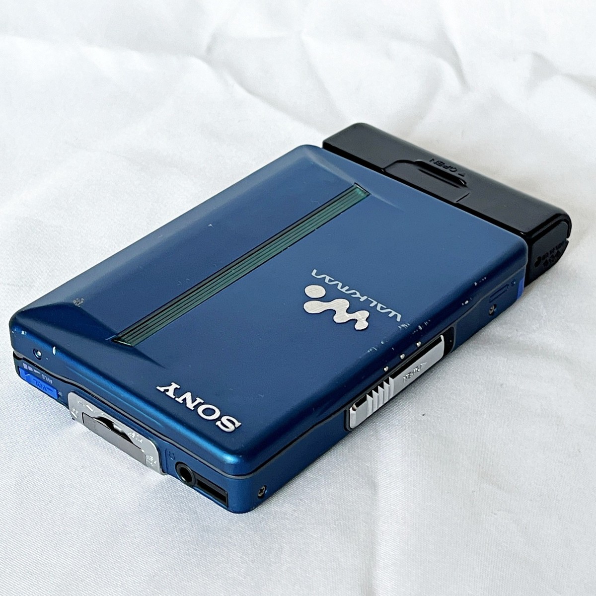 SONY WM-EX910 2000 Walkman W/Battery box Blue Cassette Player