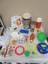 1970'S KIDS TOY LOT WOOD TOY BUILDER, MICKEY MOUSE, WHINNIE THE POO, SNOOPY BLOW