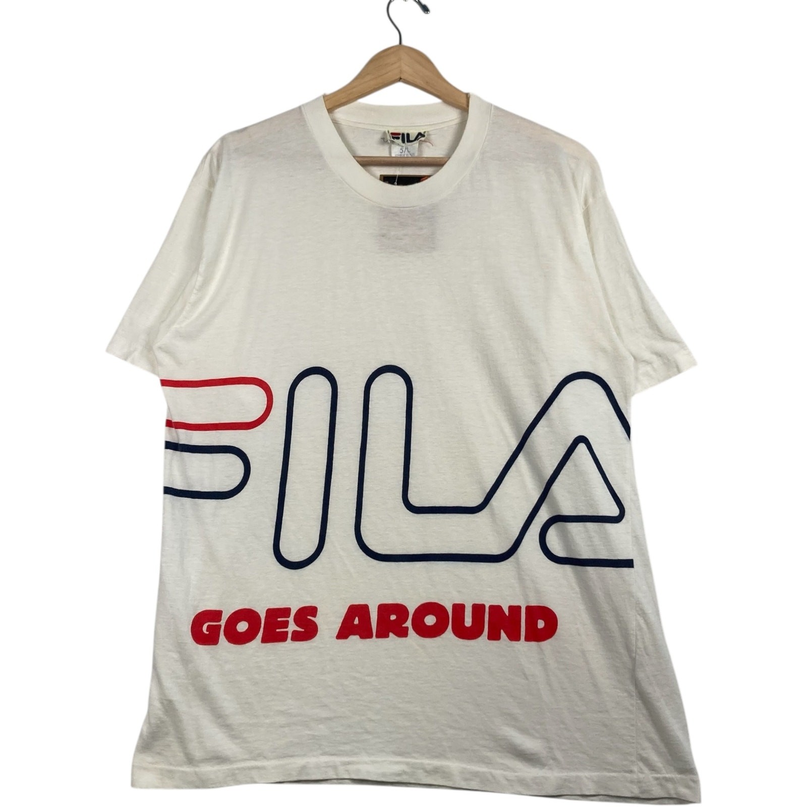 T shirt uomo bianca vintage Fila "Goes Around" L