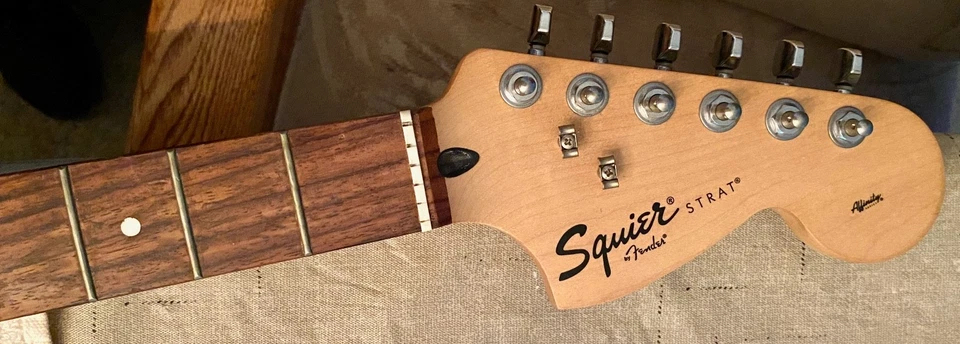 2005 Squier "Affinity" Stratocaster Made in Indonesia - Image 2 of 3