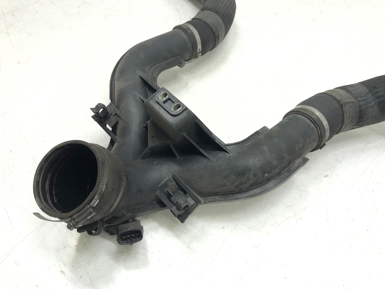 2014-2022 MASERATI GHIBLI 3.0L V6 AIR INTAKE INLET DUCT TUBE.