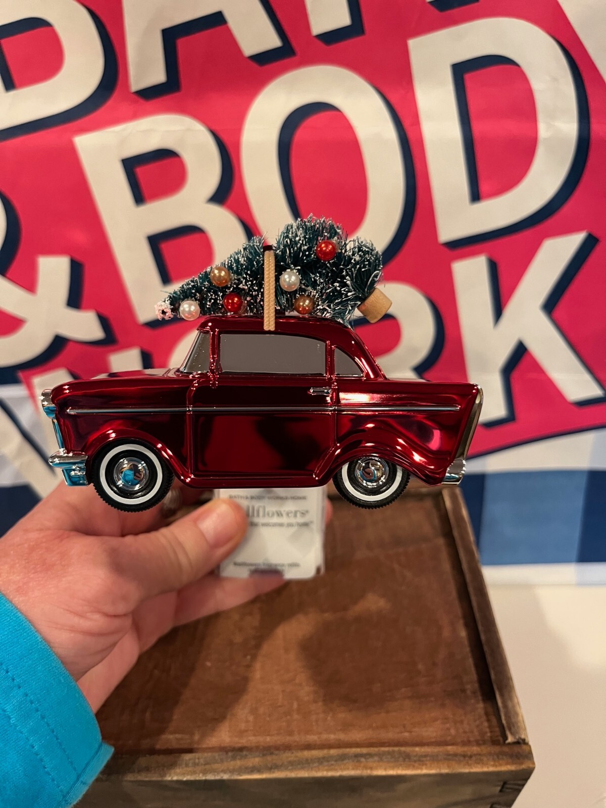 Bath Body Works Wallflower Plug In CLASSIC RED CAR CHRISTMAS TREE OLD FASHIONED-image