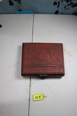 Mac Tools USA 17-Piece 1/4'' Drive SAE Socket Set with Case Missing 2 Pieces