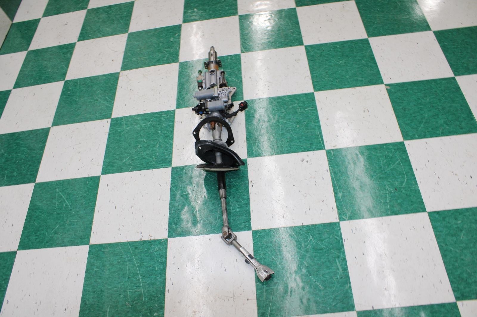 Maserati Ghibli 2014-2021 Steering column