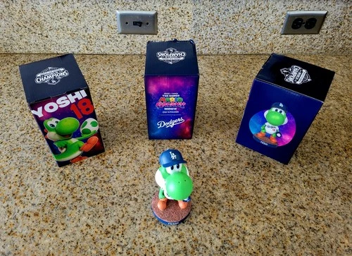 Nintendo / Los Angeles Dodgers / Super Mario Galaxy Movie/ Yoshi Bobblehead NEW
