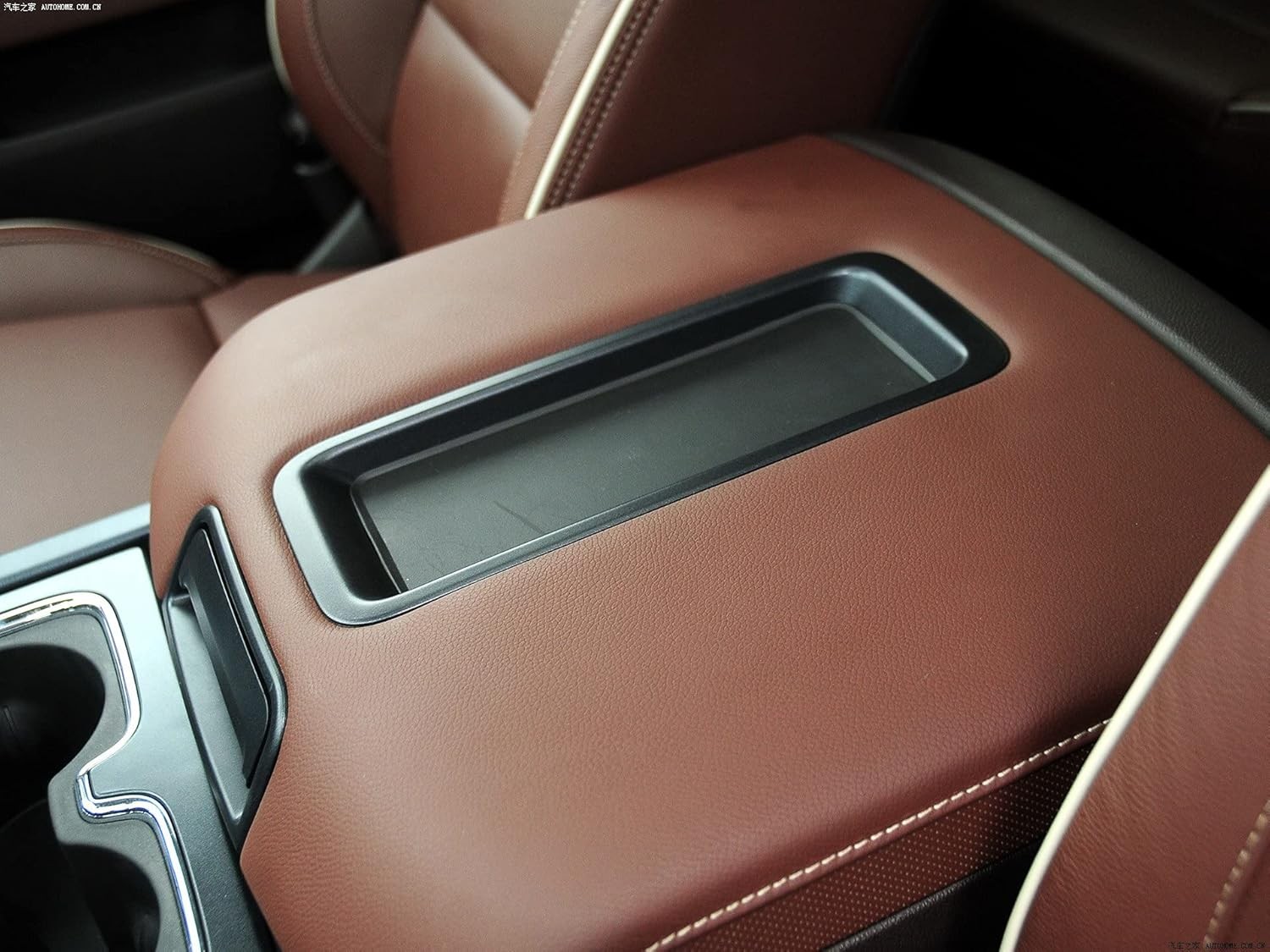 Center Console Armrest Latch Fit for 2014-2018 Chevrolet GMC Lid Latch Handle