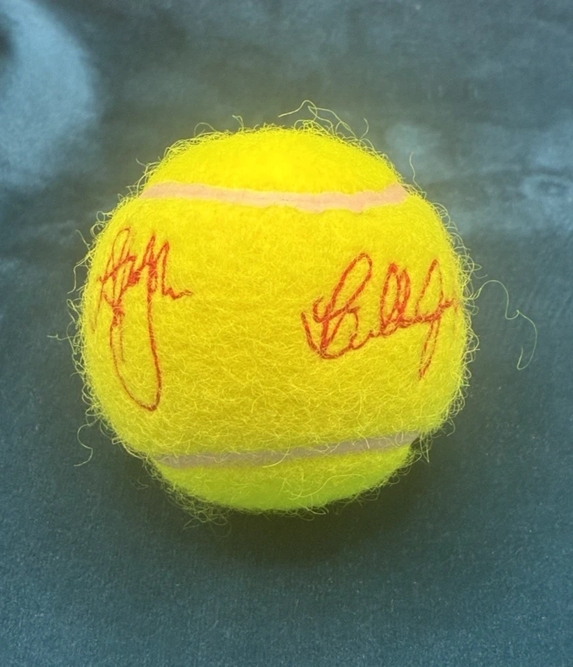 Pelota de tenis promocional Elton John Billie Jean King Penn 1 Smash Hits firma en caja Foto 2 de 4