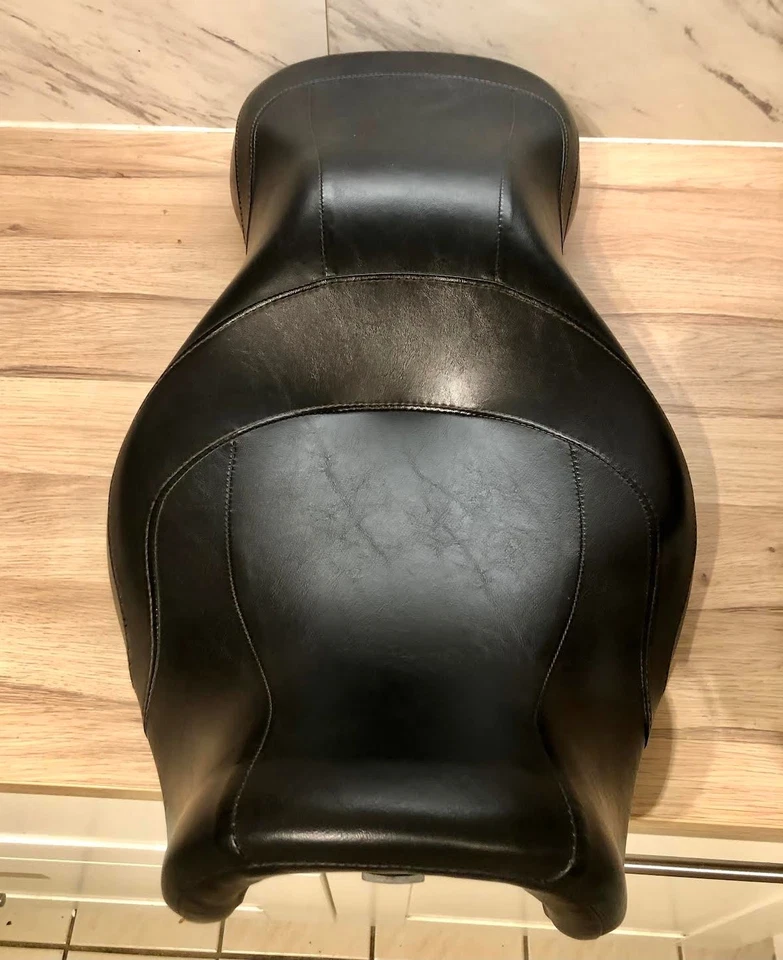 Harley Davidson 🏆 状况完好 🏆 DYNA SWITCHBACK FLD 座椅/鞍座 54166-12-R — 第 3/4 张图片