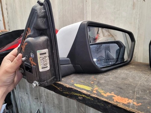 Passenger Side View Mirror Without Turn Signal Fits 18-24 EQUINOX 1992954