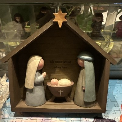 HOLLY FAMILY-HALLMARK