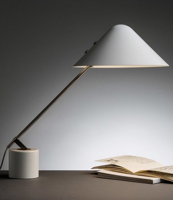 A ヨルゲン　ガメルゴー　デスクランプ　Swing vip スイングヴィップ』 Pandul Swing VIP Table Lamp, Jørgen Gammelgaard, Metal, Aluminum