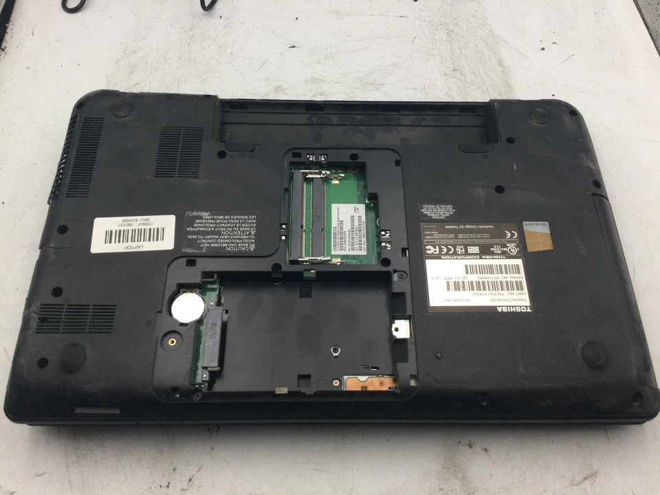 Toshiba Satellite C55T-A5278 15" Laptop Intel Core i3 5th Gen.- NO POWER -BB - Image 4 of 4