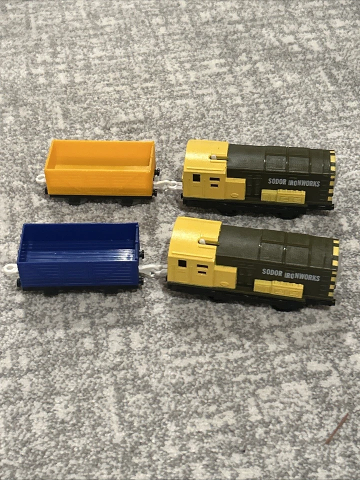 Thomas & Friends Trackmaster/ Plarail Arry And Bert com 2 carros - Imagem 4 de 4