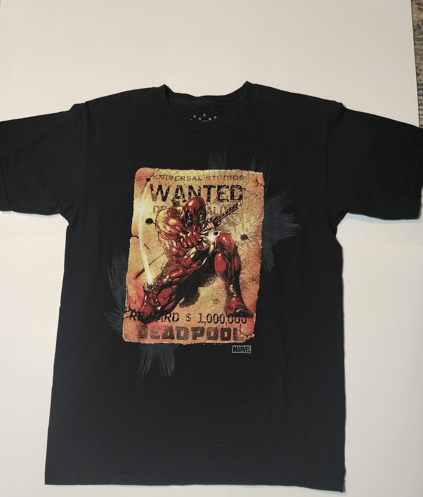 Universal Studios Mens Small Deadpool Wanted Shir… - image 1