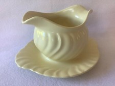 Franciscan Ware Coronado Yellow Satin Swirl Gravy Boat With Underplate Serveware