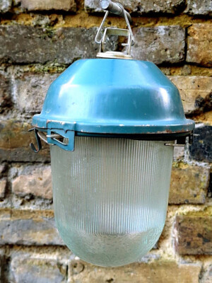Vintage UdSSR Sowjetische Industrie Hängelampe. Indoor/Outdoor. Wetterfest