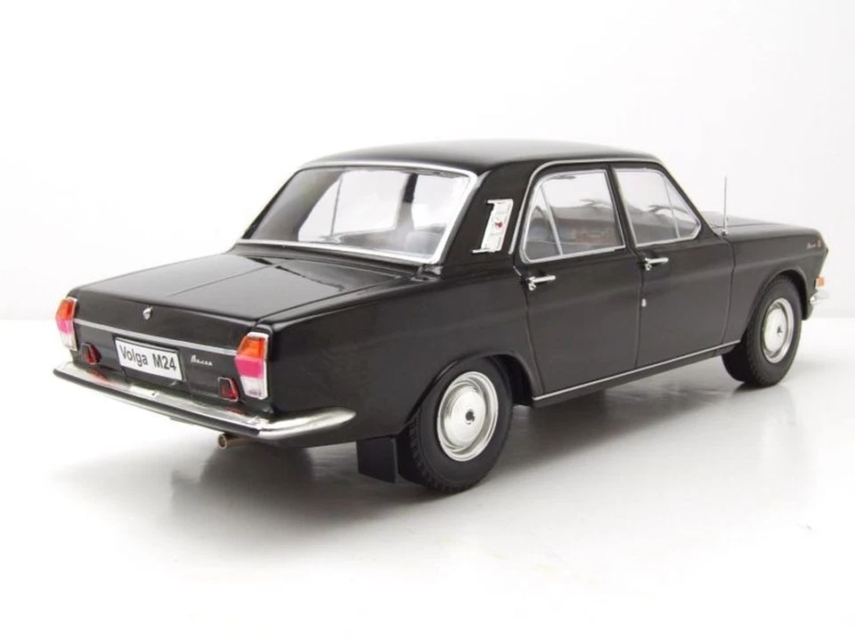 GAZ Wolga Volga M24 1967 schwarz graues Interieur Modellauto 1:18 MCG - Bild 2 von 4