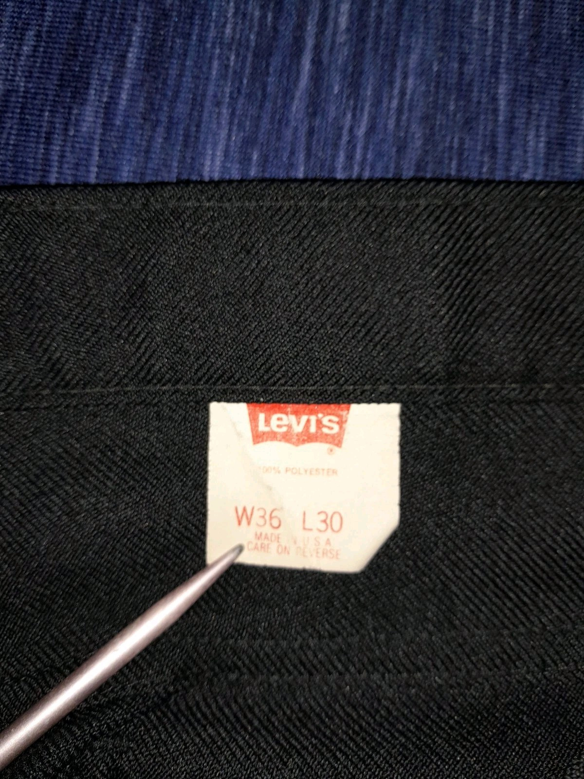 Levi's Men's Flat Front Solid Black Polyester Sz … - image 9