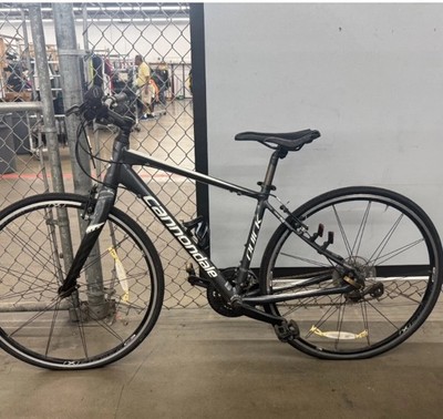 Cannondale Quick Grey and White Medium Frame 18