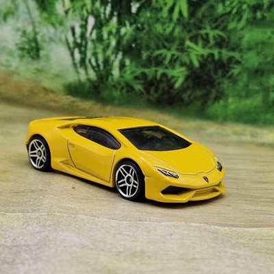 Hot Wheels Lamborghini Huracan LP610-4 Diecast Modell 1/64 (27) Top Zustand