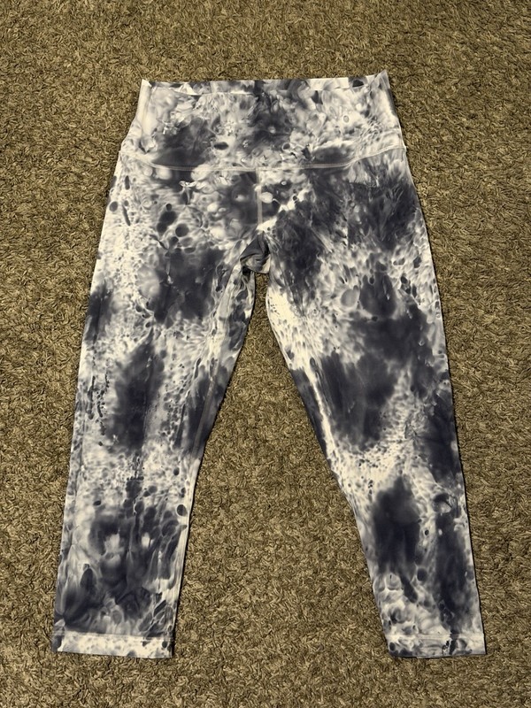 Lululemon Wunder Under High-Rise Crop 21” Size 10
