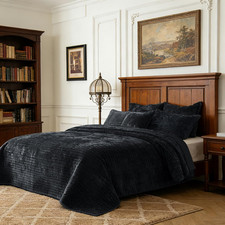 Luxurious Black Velvet King Quilt Set with 2 Pillow Shams - All Season Comfort