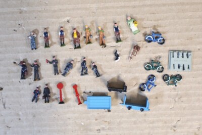 HORNBY DUBLO DINKY OO GAUGE JOB LOT RAILWAY STATION STAFF & FARMERS FIGURES ol
