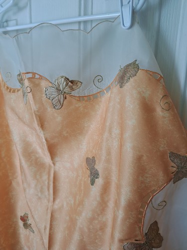 Peach Heavy Embroidered Butterfly Table Cloth Cottage Core Farmhouse Prairie - Picture 4 of 7