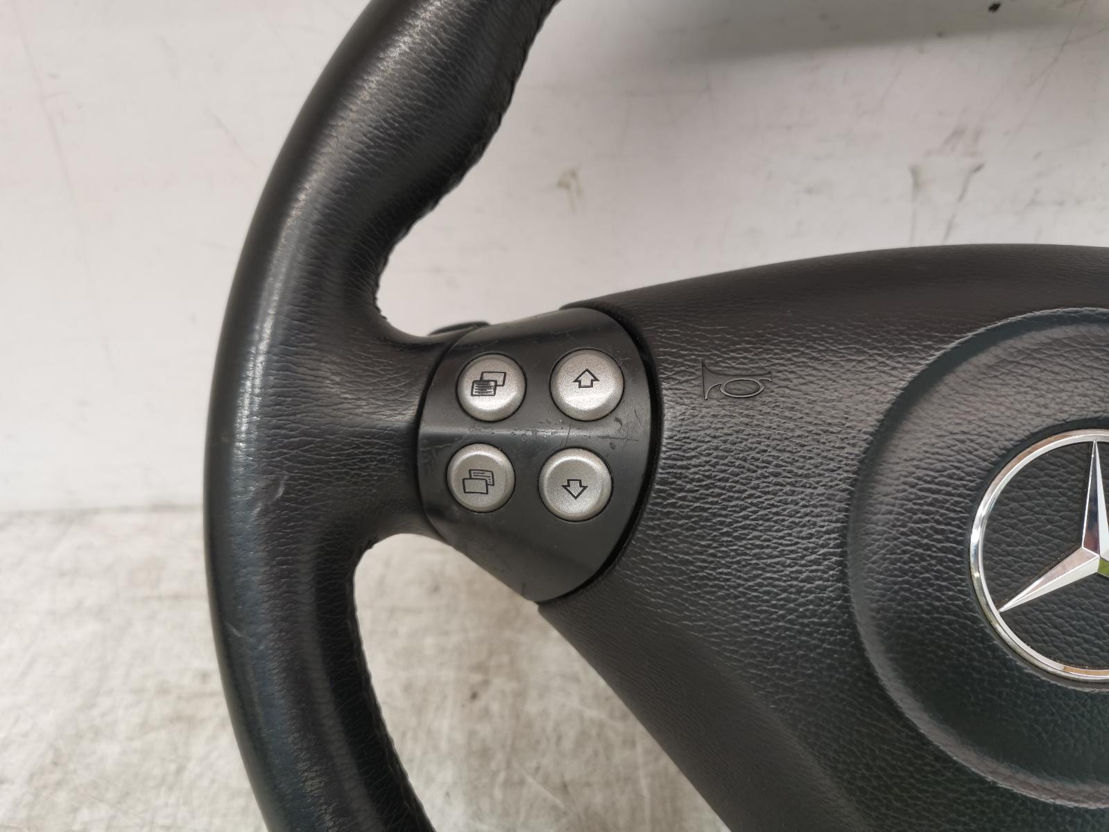MERCEDES C CLASS STEERING WHEEL 20002008 203 SERIES A1714604503 66411