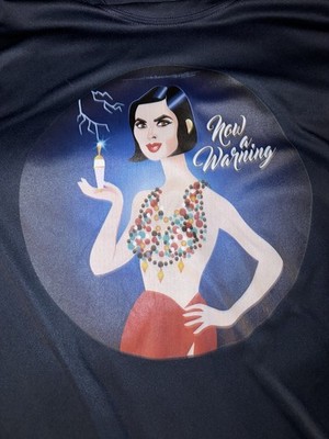 Death Becomes Her Now A Warning Men s Tee Shirt L