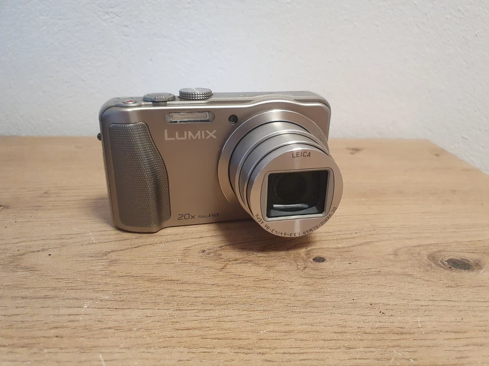 Panasonic LUMIX DMC-TZ36 16.1MP Digitalkamera - Silber, Foto 2 von 5