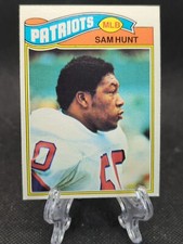 1977 Topps Sam Hunt Rookie New England Patriots Football Card #356. rookie card picture