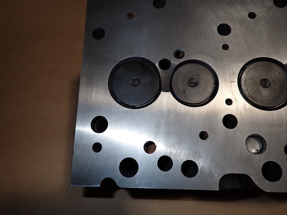 Isuzu 4JG1T Diesel Engine Cylinder Head JOHN DEERE HITACHI