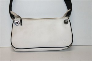 lacoste-chantaco-sac-porte-epaule-noir-nf3217ce000-35 - Maroquinerie Barret