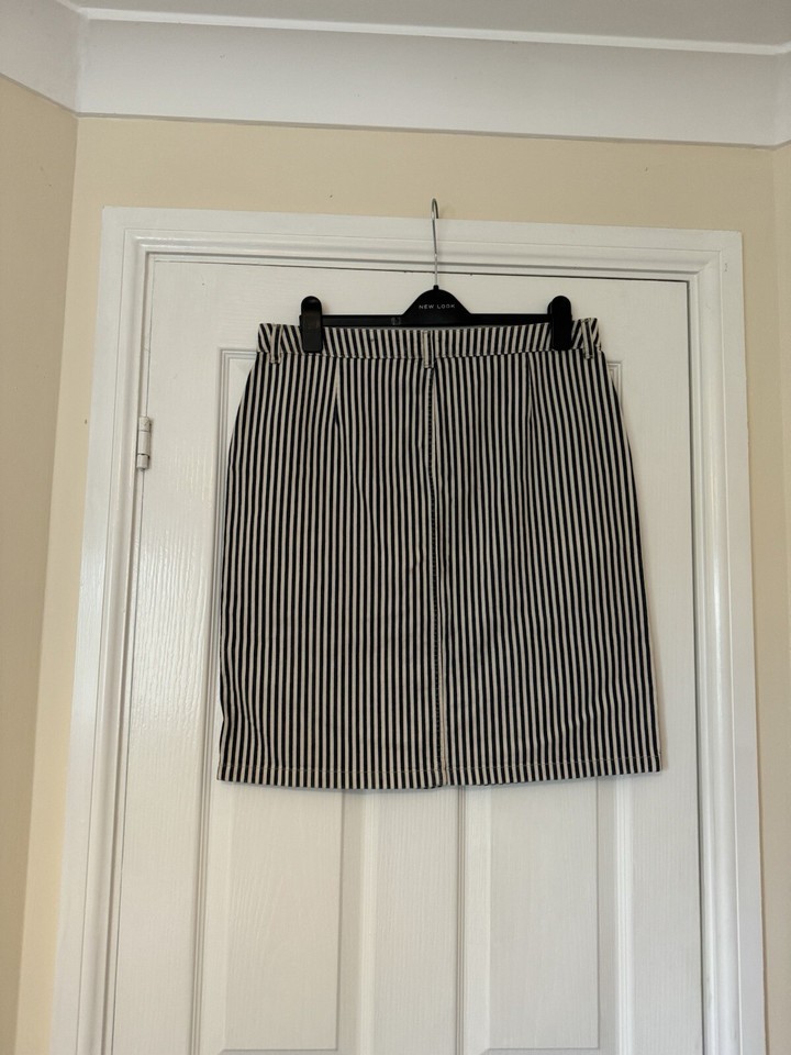 NEW Skirt size 16 TU navy stripe pencil large front pockets button up